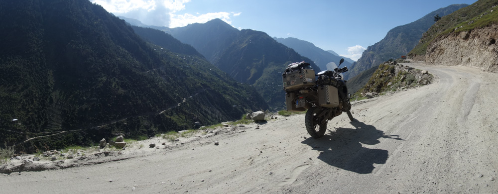 Tirados en el Himalaya
